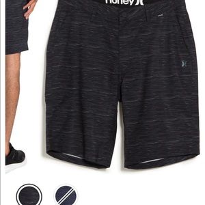 Hurley hybrid walking shorts in black. Size 32